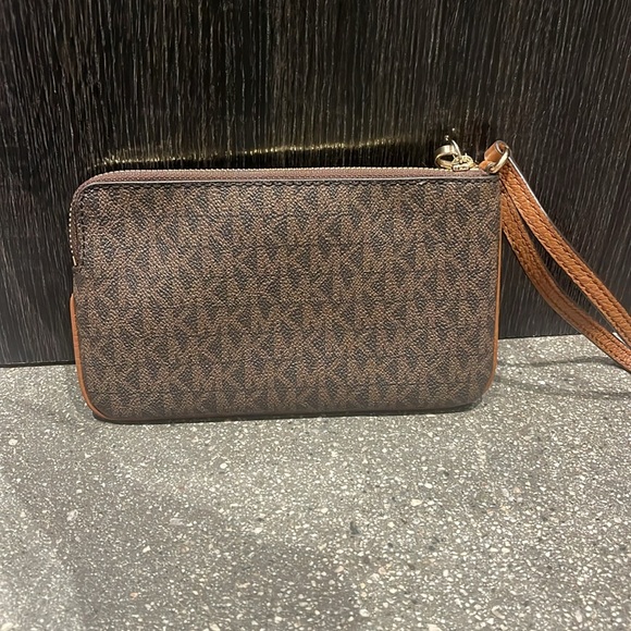 Michael Kors Wristlet Wallet - Picture 2 of 4